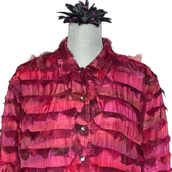 RARE Chico’s Design Textured 100% Silk Button Front Blouse Pink Red Size 2 (M/L) - Picture 5 of 16